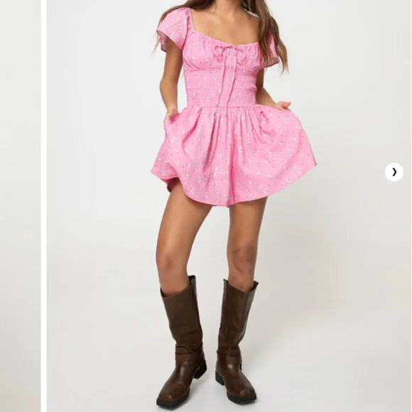 Princess Polly Front Row Romper Playsuit Pink Floral NWT Size 6 - Picture 2 of 9